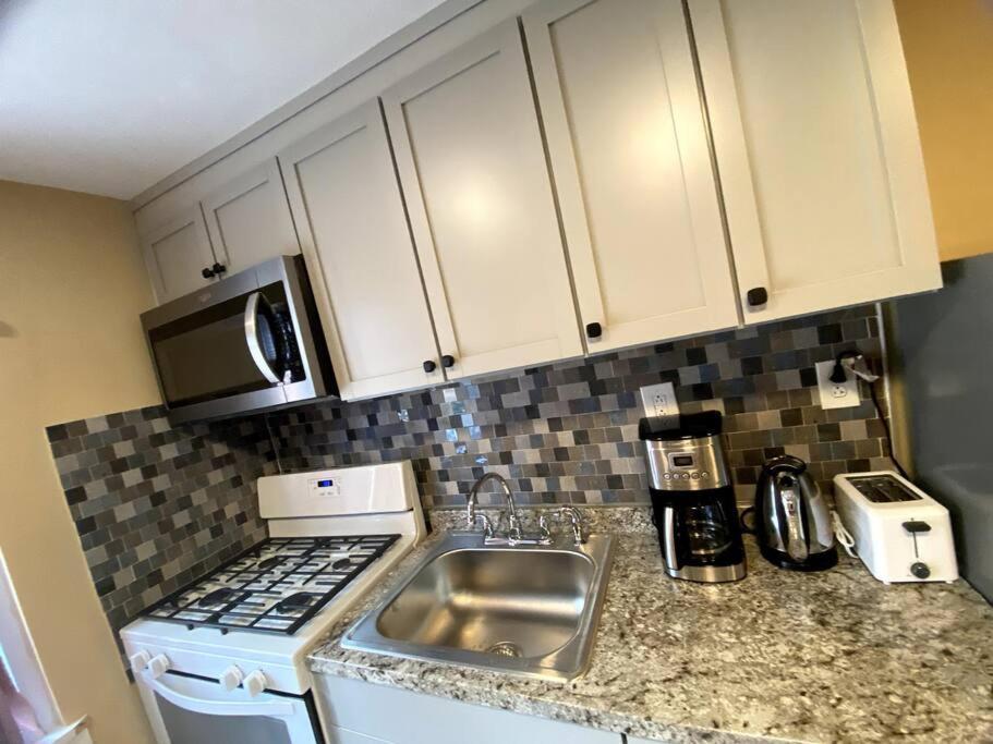 Cozy Boston Getaway Apartment! Free Parking Εξωτερικό φωτογραφία